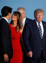 beso-melania-trump-trudeau-canada-foto-02-717983449.jpeg
