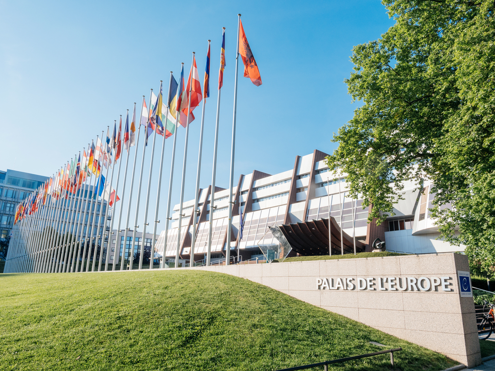 www.euractiv.com
