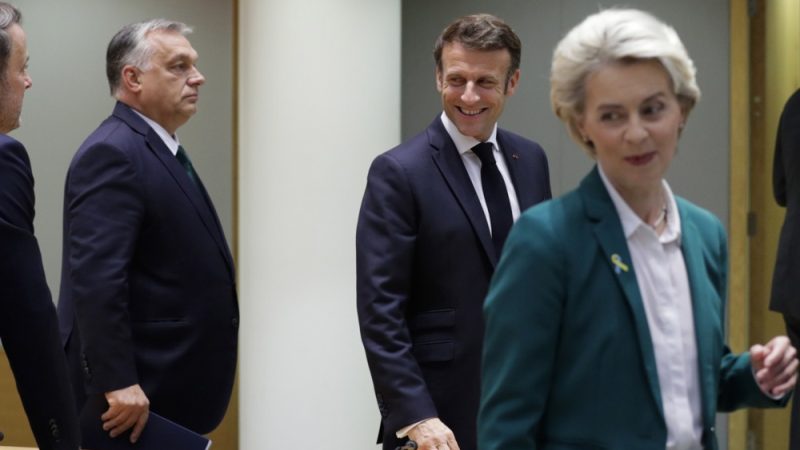 www.euractiv.com