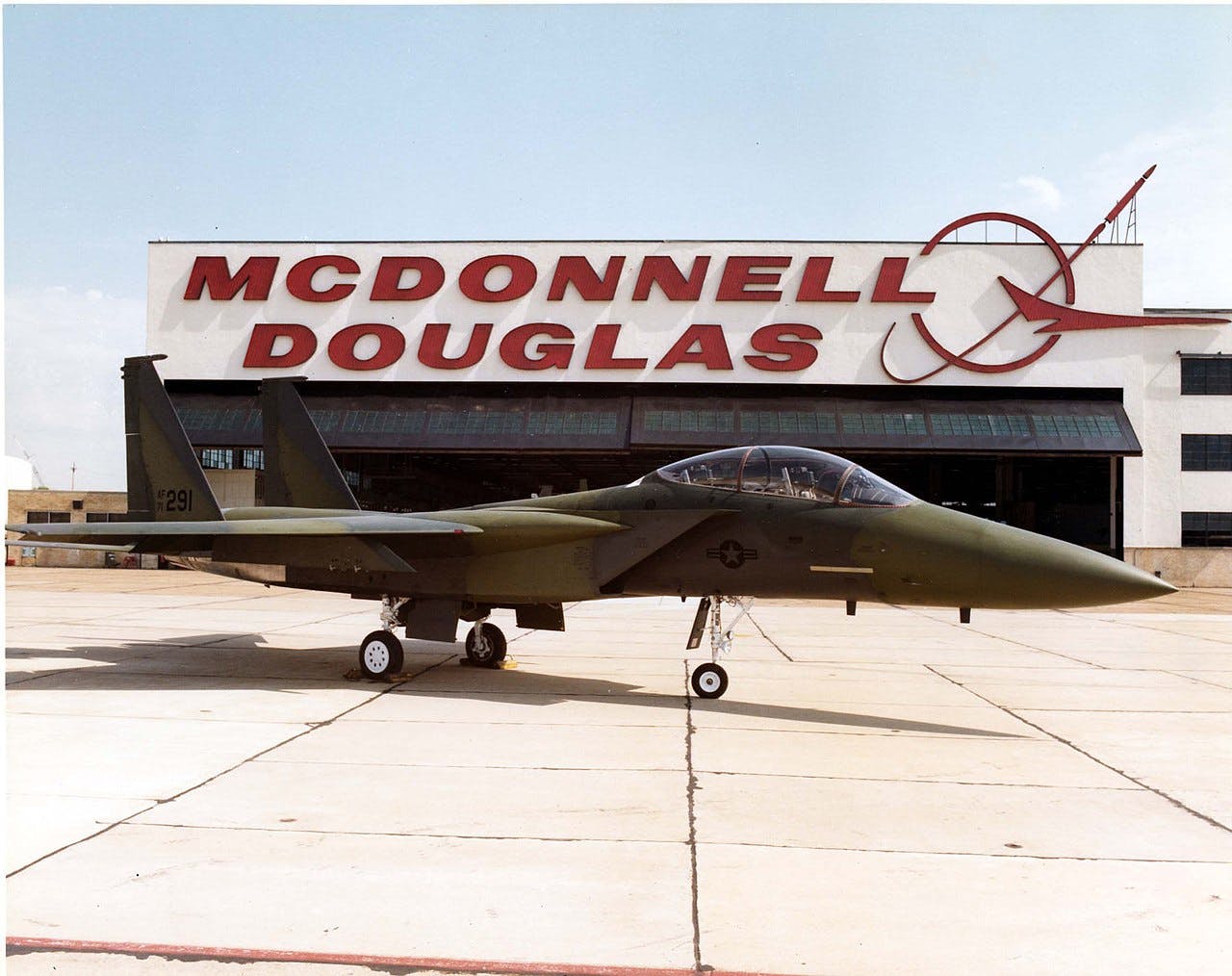https%3A%2F%2Fs3-us-west-2.amazonaws.com%2Fthe-drive-cms-content-staging%2Fmessage-editor%252F1596404137993-1280px-mcdonnell_douglas_f-15e_prototype_060905-f-1234s-0241.jpg