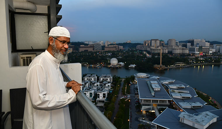 36-Zakir-Naik.jpg