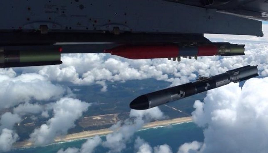 French_Air_Force_successfully_test_fired_BAT_120_GL_laser_guided_munition_001.jpg