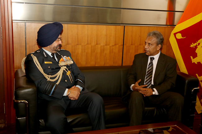 Indian_Air_Force_Chief_meets_State_Minister_and_Defence_Secretary_20171211_01p02.jpg