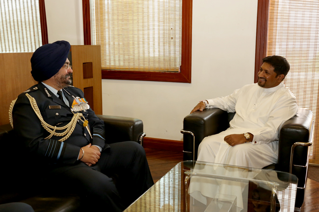 Indian_Air_Force_Chief_meets_State_Minister_and_Defence_Secretary_20171211_01p05.jpg